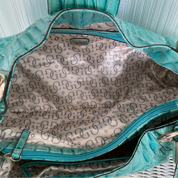 Rare Patent Guess Turquoise Shoulder Bag With Matching Wallet Set - Picture 13 of 17